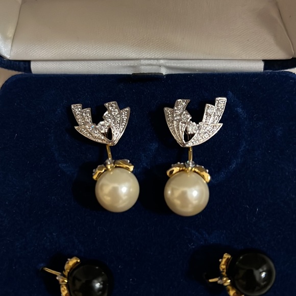 Camrose&Kross Jaqueline Kennedy Replica Earrings NWT - Picture 7 of 7